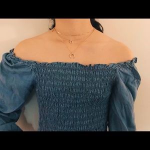 Ribbed off-shoulder top!